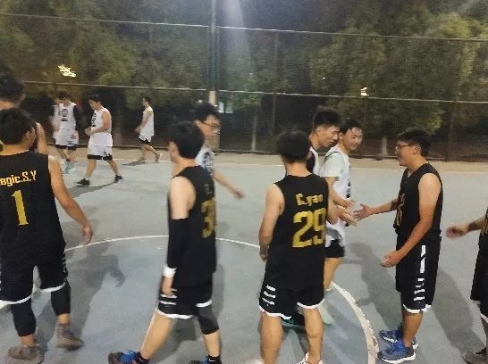 疯传中（篮球小组赛）纳米比亚交锋厄瓜多尔比分最佳防守球员-视角拆解